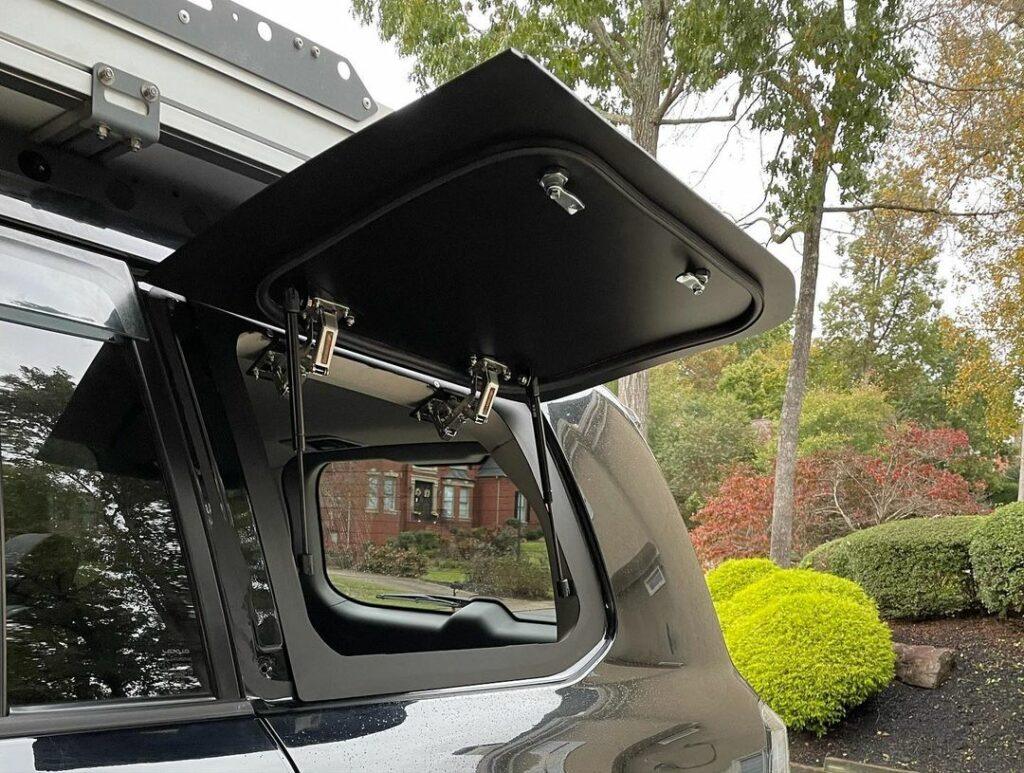 Gullwing Window – Toyota Land Cruiser 200 Series – Emuwing - Revolve4x4
