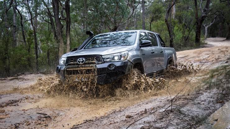 Toyota Hilux - Revolve4x4